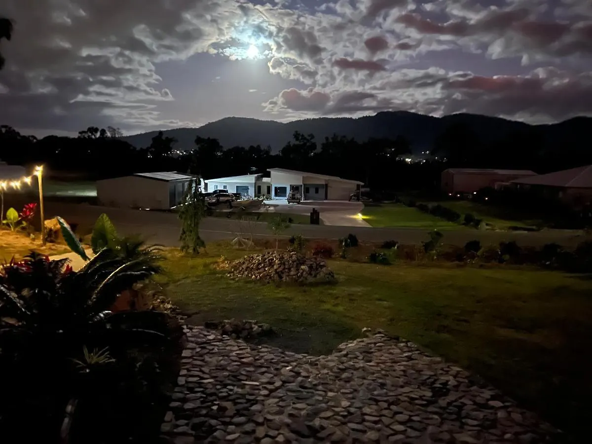 Bed & Breakfast Kookaburra Lodge Airlie Beach Australia